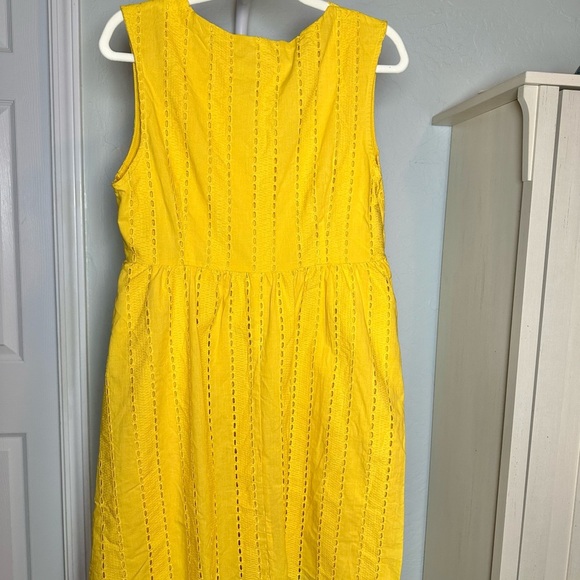 NWT: Eyelet Babydoll Mini Dress Size Large in Yellow - Picture 4 of 8